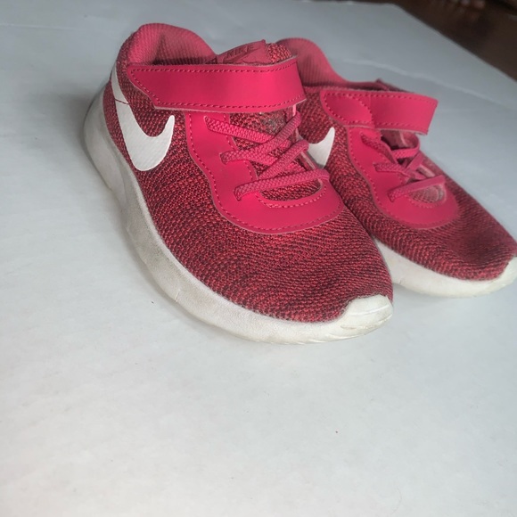 Kids pink nike shoes - Picture 4 of 7